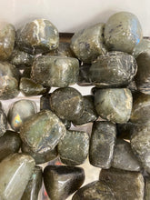 Load image into Gallery viewer, Crystals