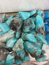 Load image into Gallery viewer, Crystals