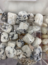 Load image into Gallery viewer, Crystals