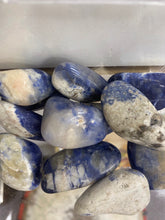 Load image into Gallery viewer, Crystals